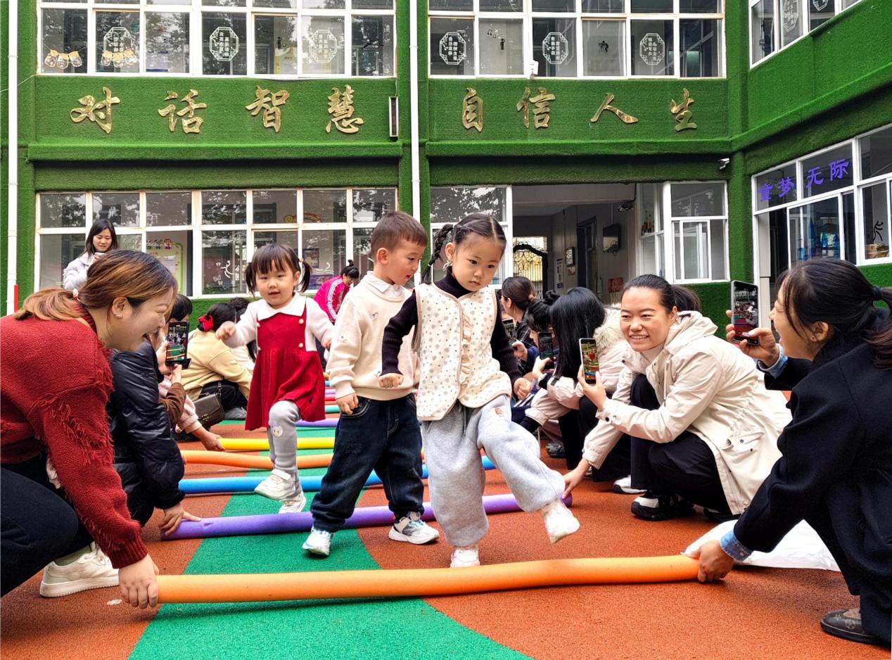 邢台市第一幼儿园举办亲子"趣"运动